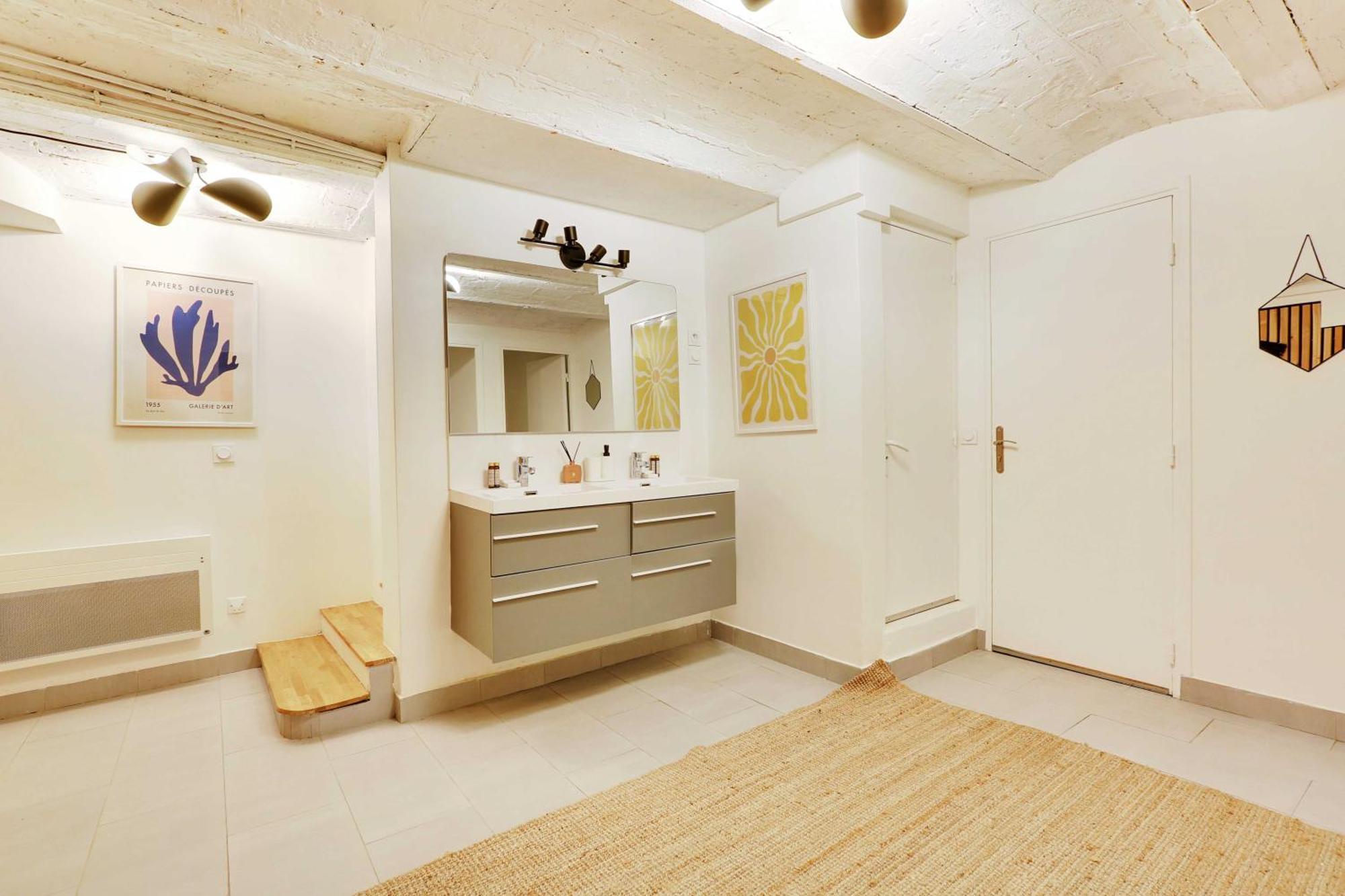 Spacious Apartment - 4Br-10P Montmartre ปารีส ภายนอก รูปภาพ